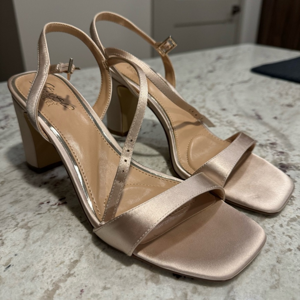 Jewel Badgley Mischka Gold Block Heels in 8